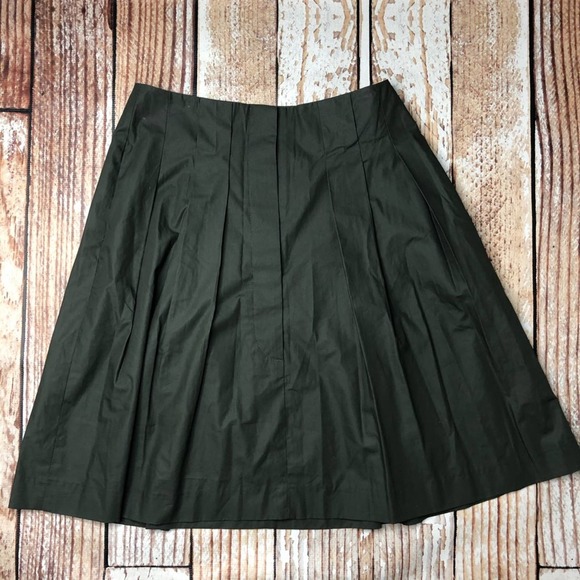 Banana Republic Dresses & Skirts - Banana Republic olive green pleated skirt
